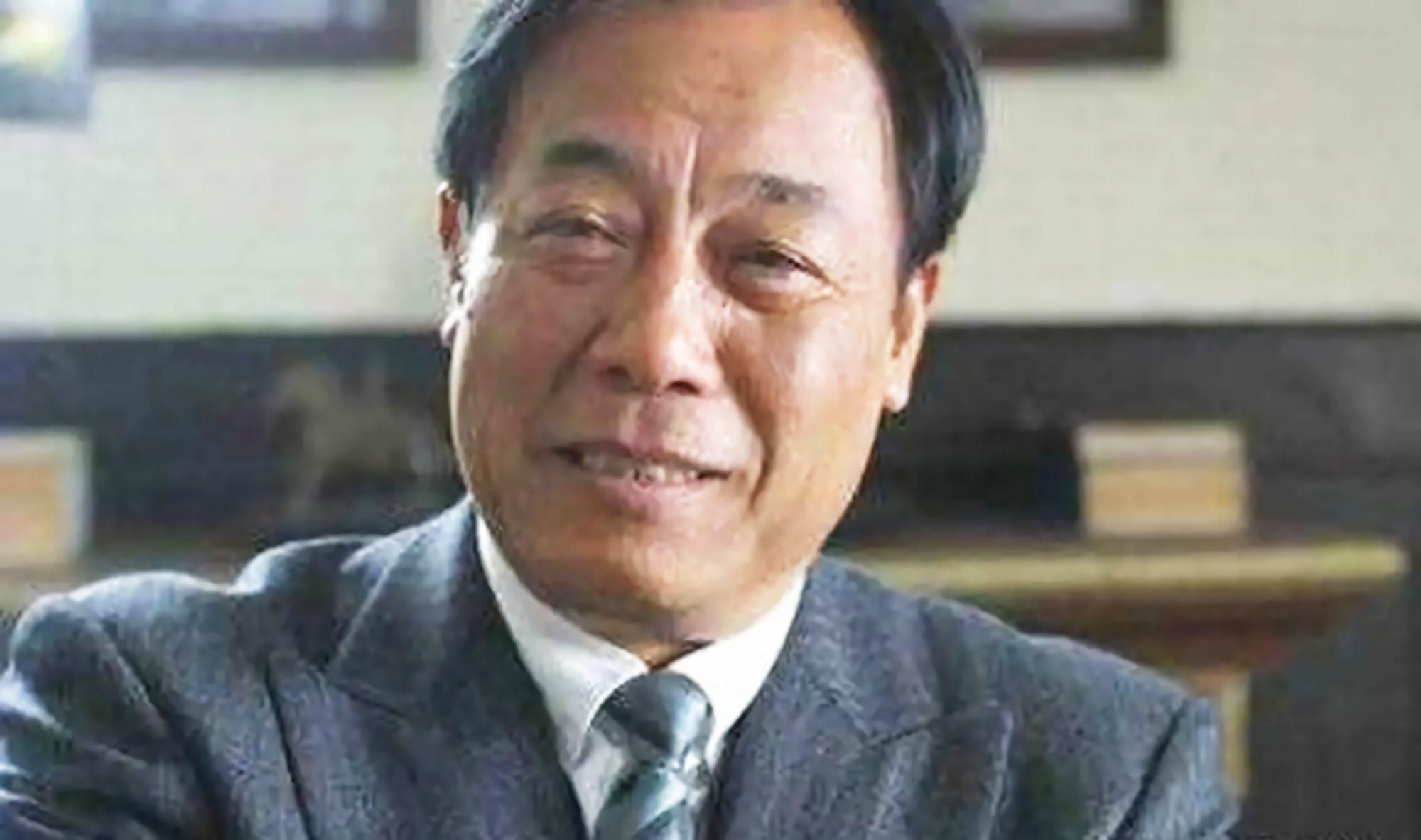 潜伏站长知道余则成身份吗_吴站长知道余则成的身份吗_