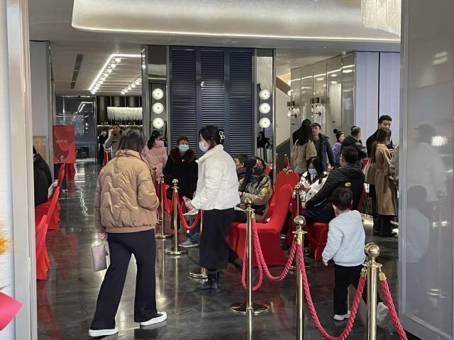 京沪新政落地首个周末交易量猛增 客户来访量翻倍