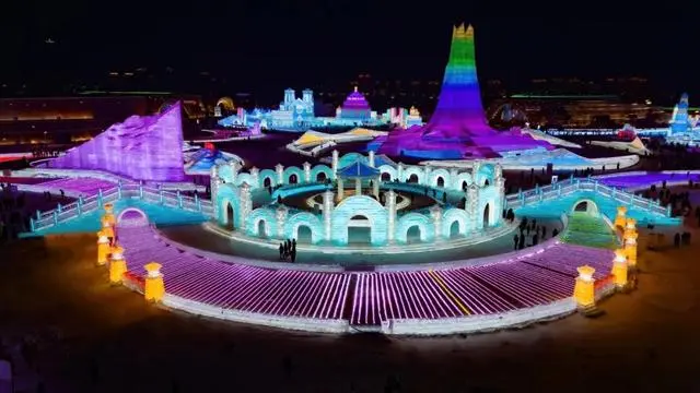 哈尔滨冰雪大世界游记_哈尔滨冰雪大世界旅游方案_哈尔滨冰雪大世界向游客致歉