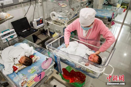 广东女子产下14斤巨婴 差点破了吉尼斯世界纪录
