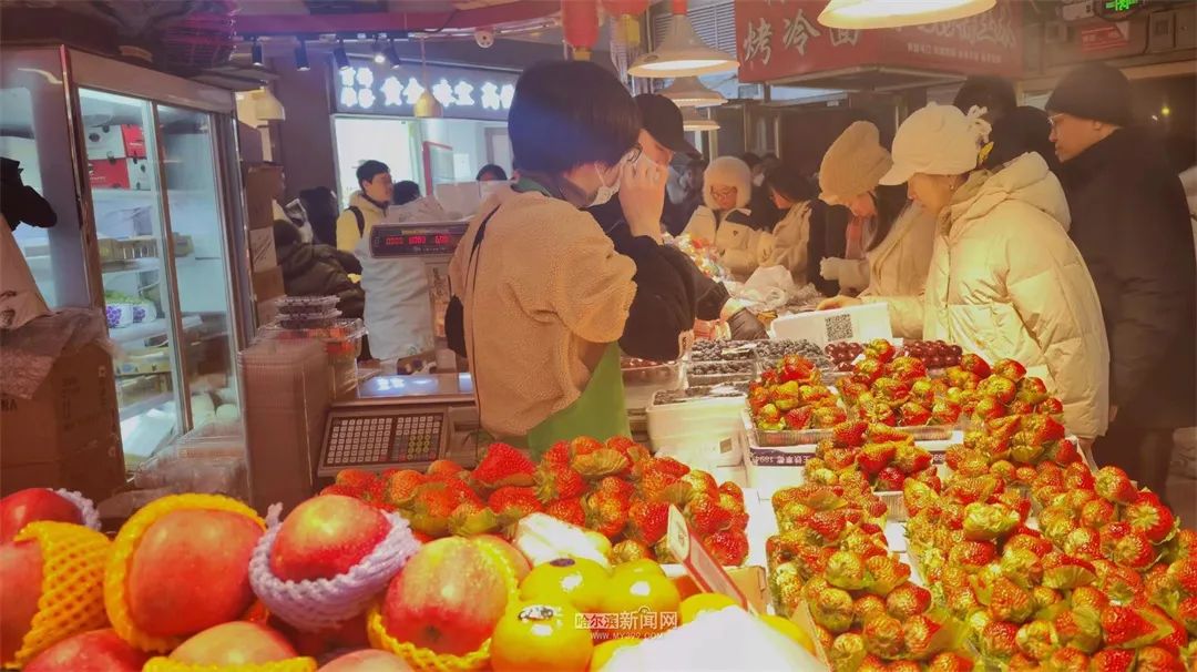 长春草莓采摘园价格_草莓价格腰斩了_草莓采摘价格