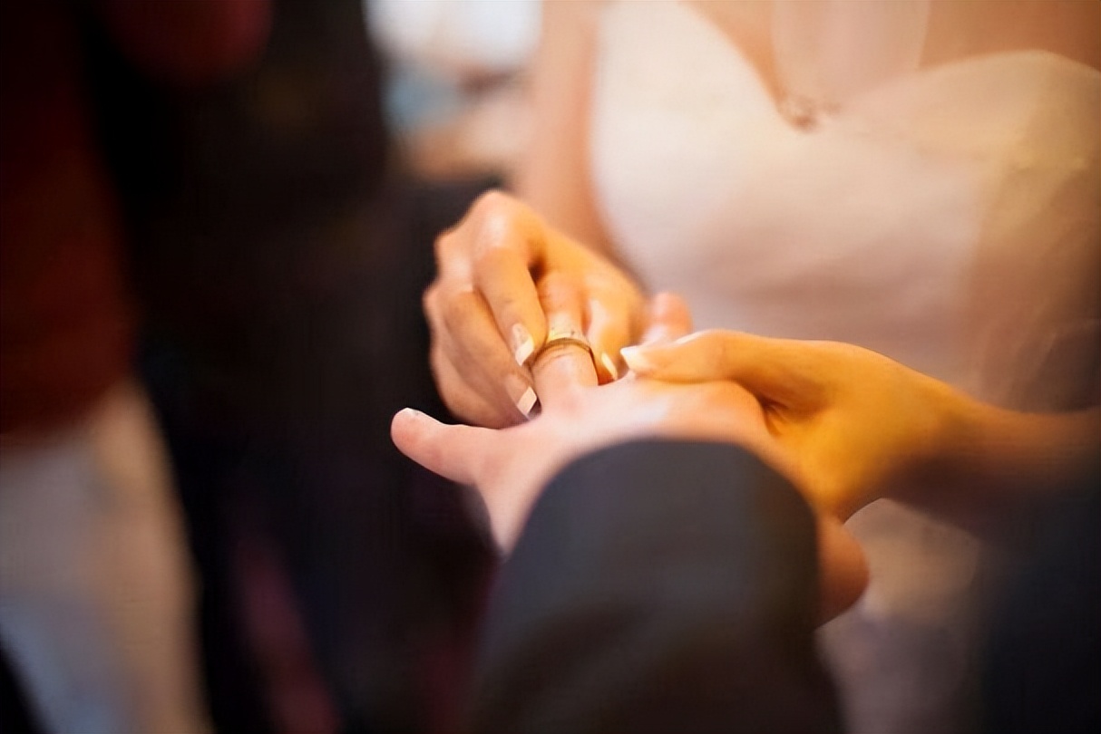 建议法定结婚年龄调低至18周岁_建议法定结婚年龄下调_合法结婚年龄下调