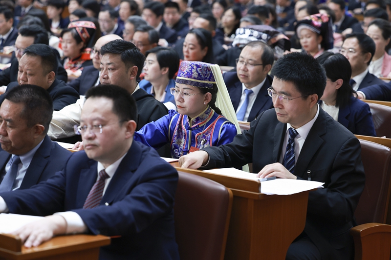 十四届全国人大二次会议举行闭幕会_十四届全国人大二次会议举行闭幕会_十四届全国人大二次会议举行闭幕会