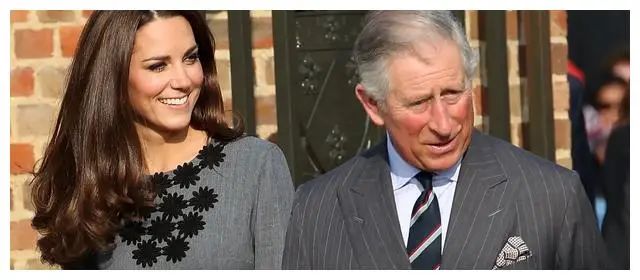 威廉王子和凯特王妃订婚后视频_威廉王子修图风波后首谈凯特王妃_威廉王子与凯特的婚礼