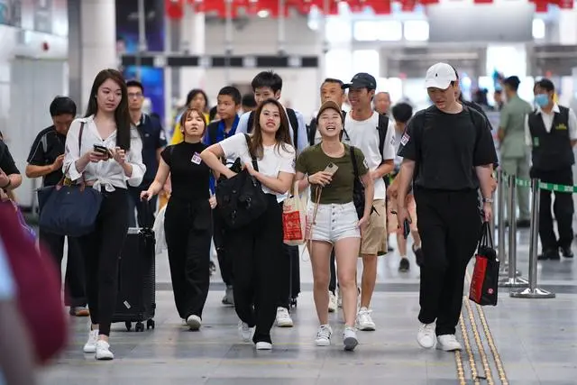 香港人买爆深圳_香港人深圳买楼_香港人购买深圳限购吗