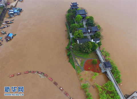 3月23日拍摄的被洪水包围的衡阳市石鼓区石鼓书院。（来源：新华网）