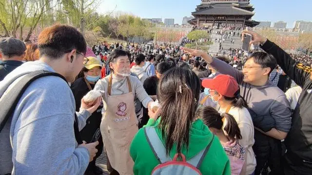 火淄博蓄电池_淄博为什么还这么火_淄博火的原因