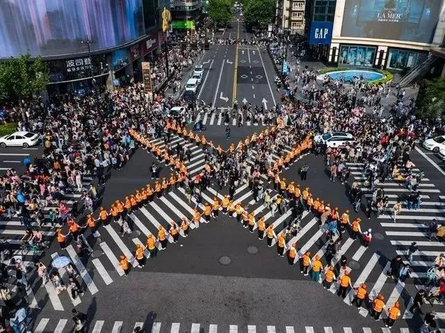 杭州西湖最美的风景区图片_杭州西湖边连续第9年现最美人墙_杭州西湖很美