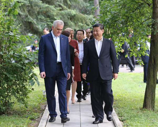 6月17日，习近平主席同塞尔维亚总统尼科利奇在贝尔格莱德举行会晤。新华社记者丁林摄