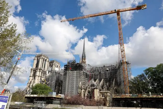 修复中的巴黎圣母院_巴黎圣母院方案_中法将联合修复巴黎圣母院