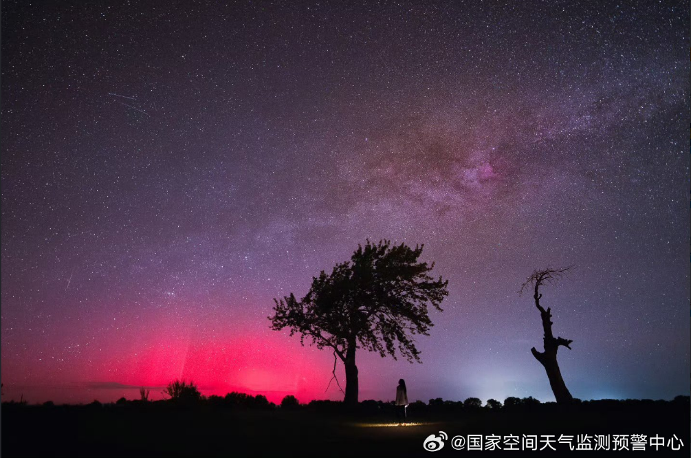 红色极光壁纸_为何发生在中国的极光是红色？_红色极光图片