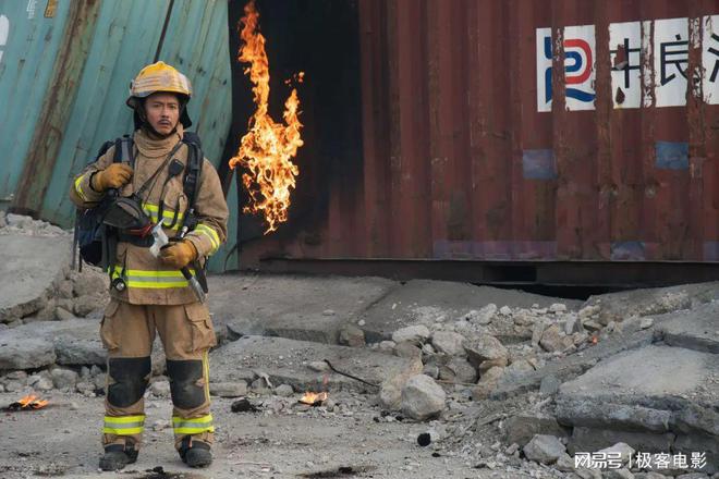 南航高端经济舱能否进休息室__电影院爆炸事件