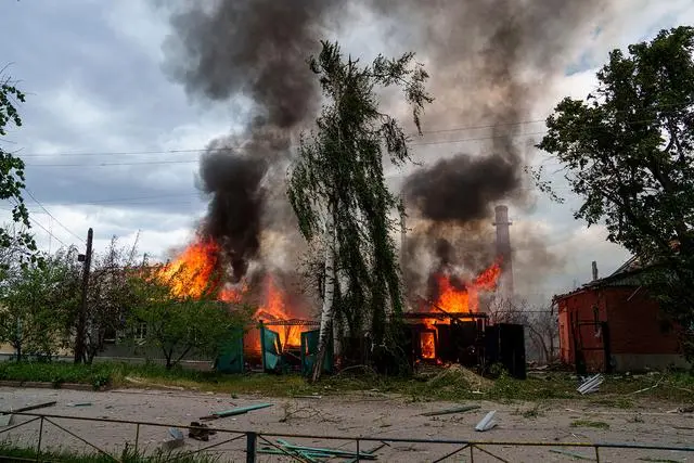 乌克兰地空导弹_乌克兰面临大规模导弹和无人机袭击_乌克兰弹道导弹