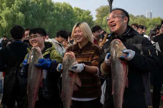 高校连续10年组织师生下湖捞鱼_饥荒如何刷屎_端午板书设计