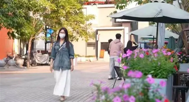 碎花裙女孩火了后拒绝直播带货_碎花裙女孩火了后拒绝直播带货_碎花裙女孩火了后拒绝直播带货